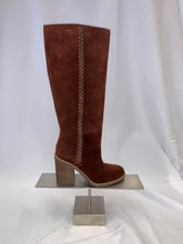 Load image into Gallery viewer, Ugg 7 Heeled Boot

