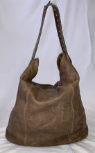 Load image into Gallery viewer, Tylie Malibu Sholder Bag
